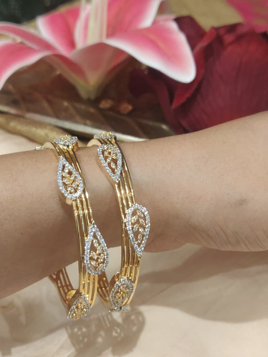 Timeless golden leafy bangles set of 2