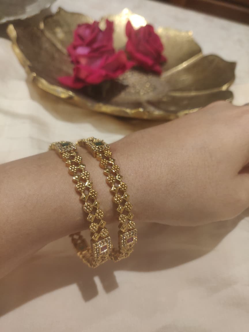 Divine golden bangles set of 2