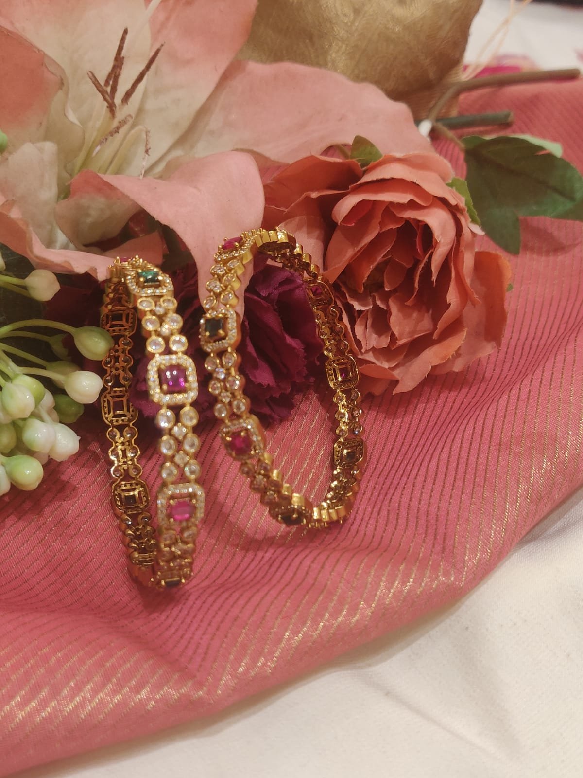 Brilliant ad stone with dual colour bangles set of 2