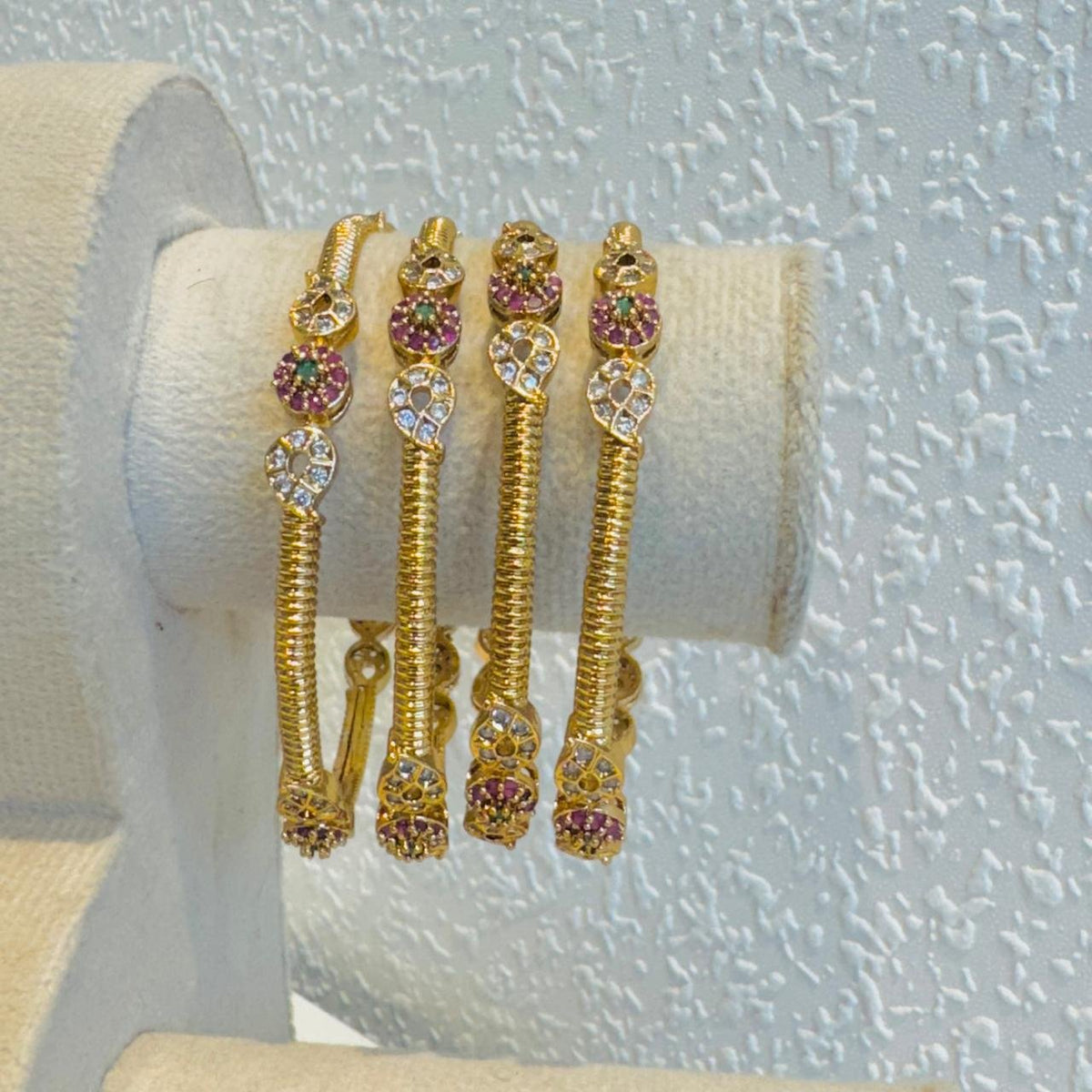 Timeless golden bangles set of 4