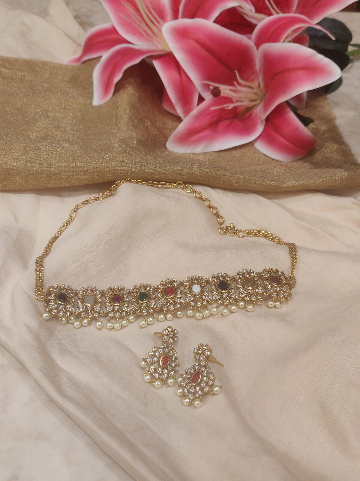 Multi color floral chain choker necklace