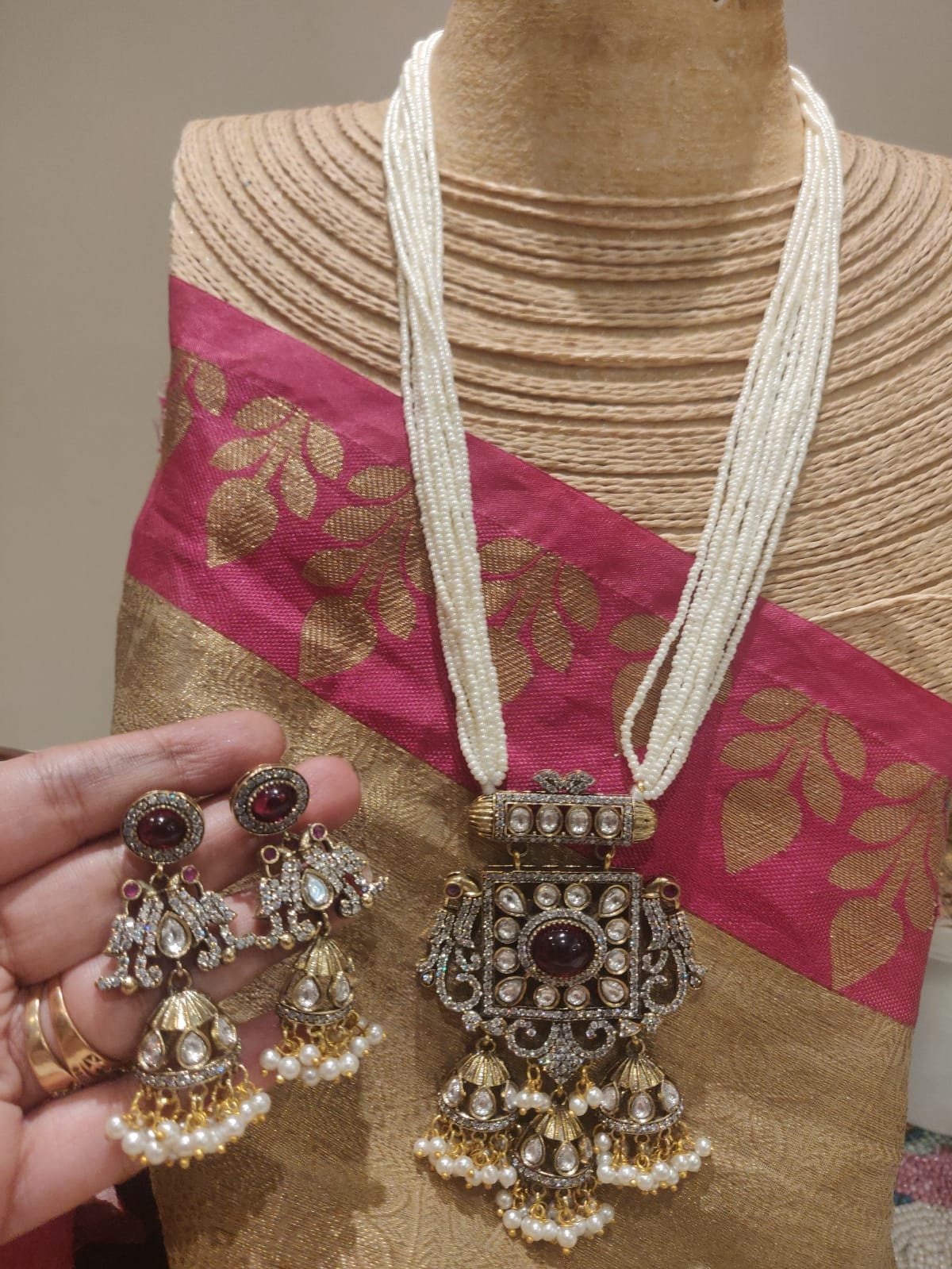 Emporia jewels 1309
