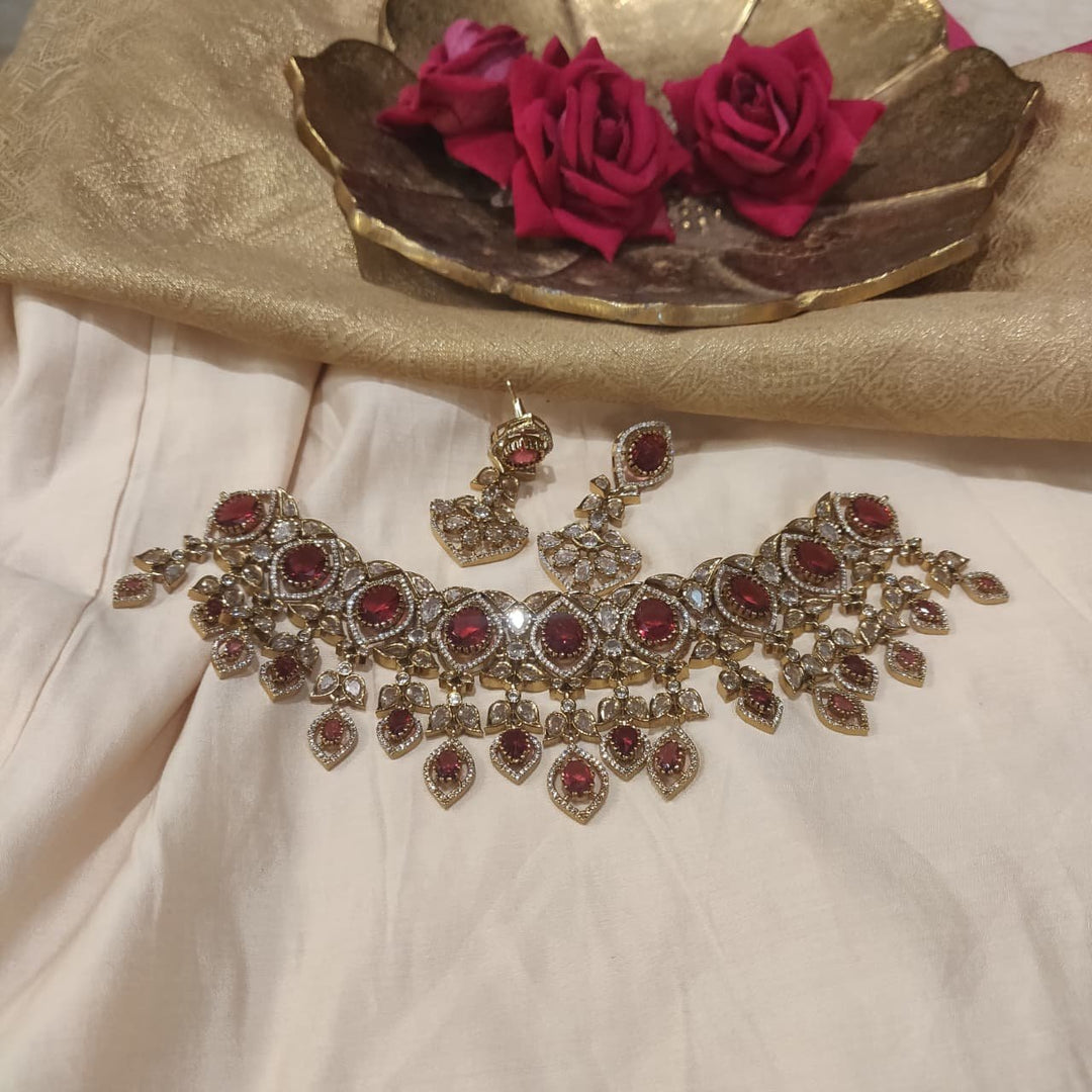 Exquisite Dropet Leafy Ruby Stone Choker