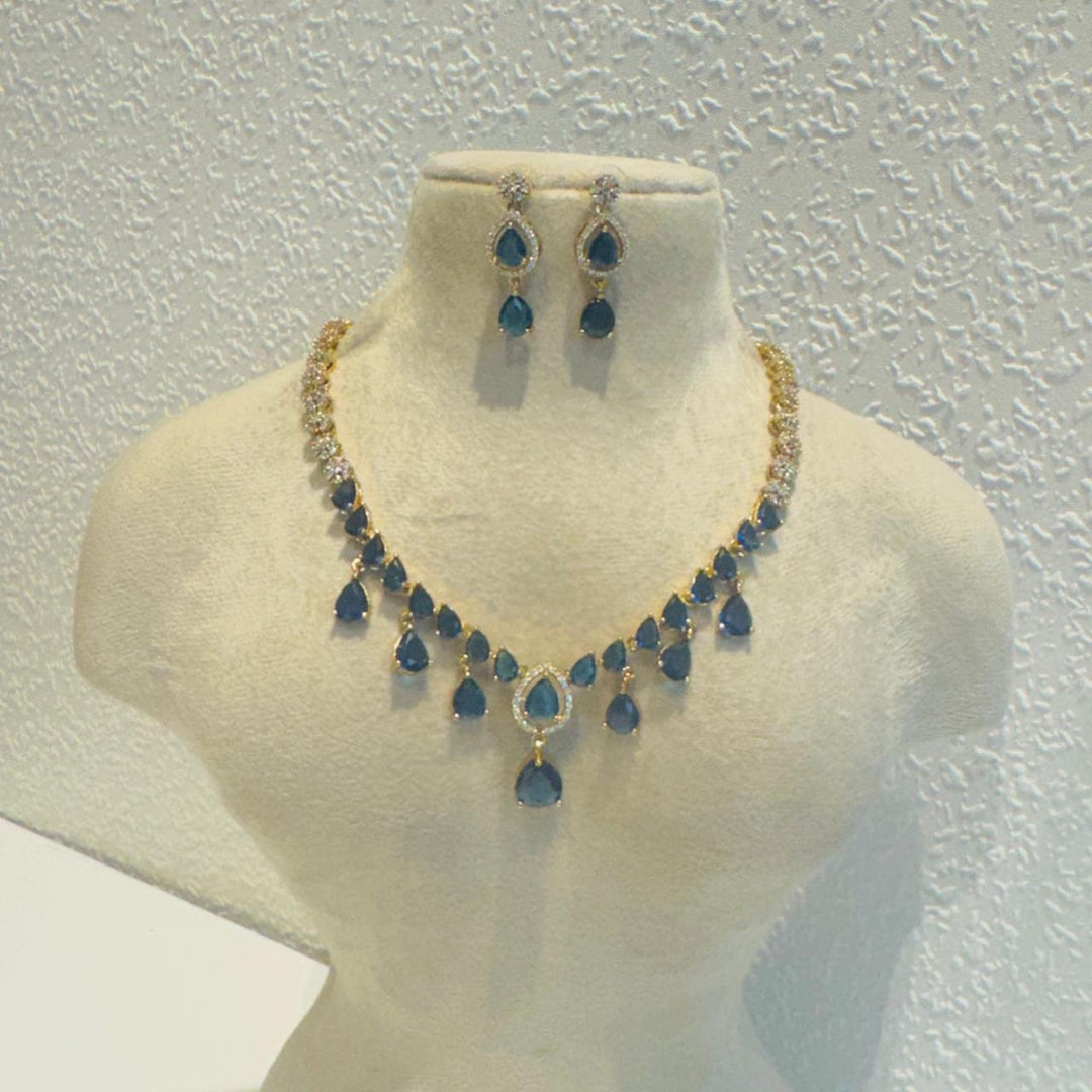 Majestic Droplet Dark Blue Necklace