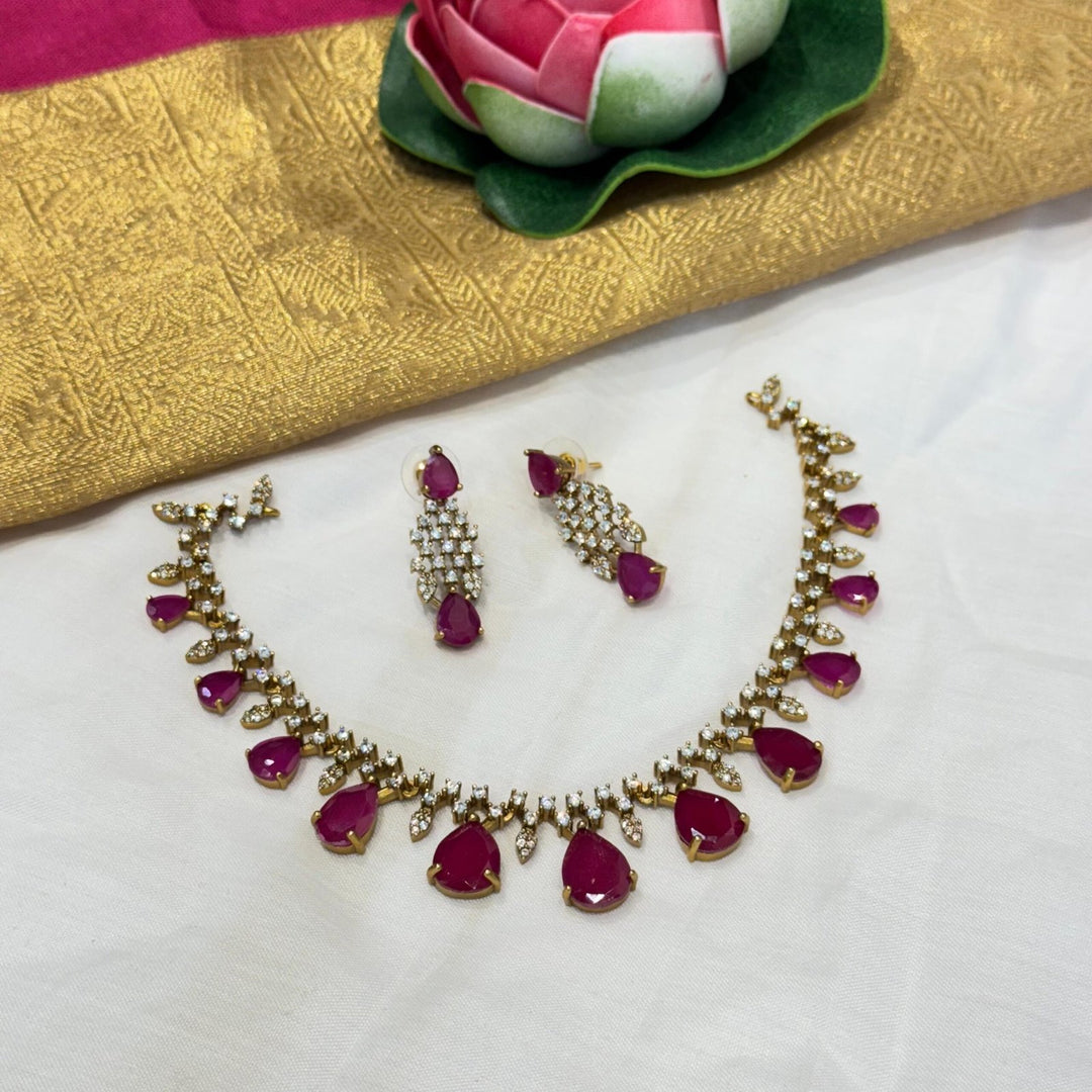 Timeless RED BLOOD STONE DROPLET AD STONE CHOKER NECKLACE