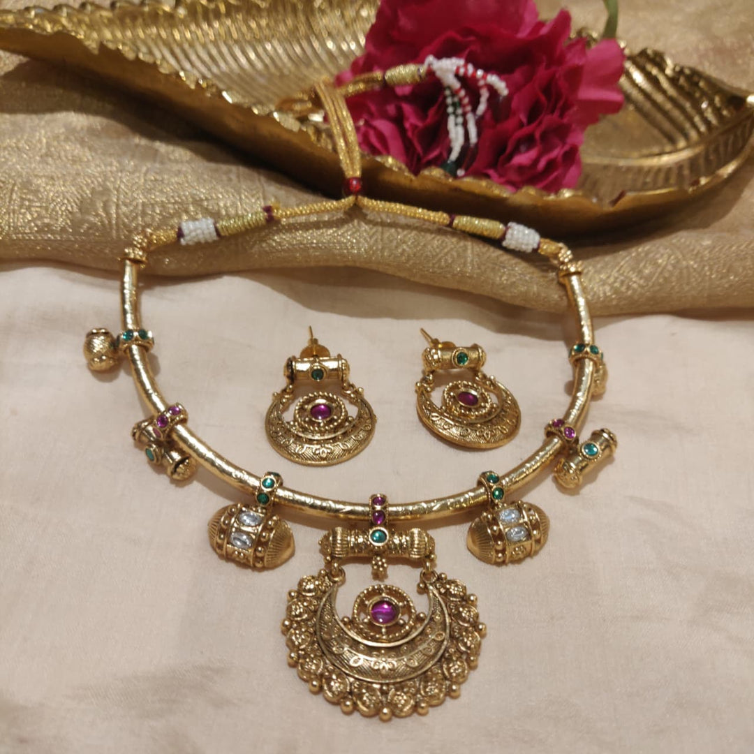 Refined Golden AD Stone Golden Pipe Necklace