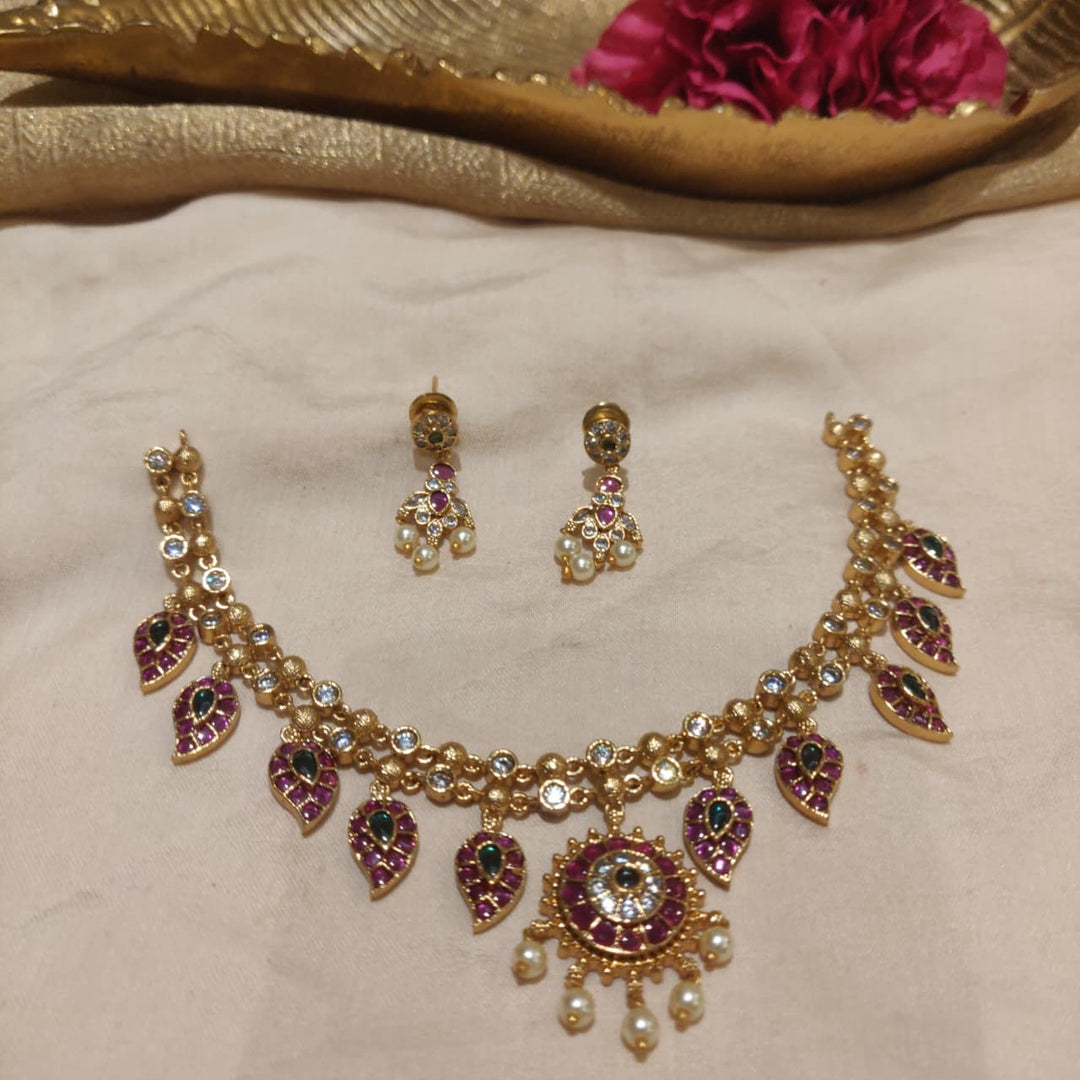 Lustrous Droplet Ruby Green AD Stone Leaf Necklace