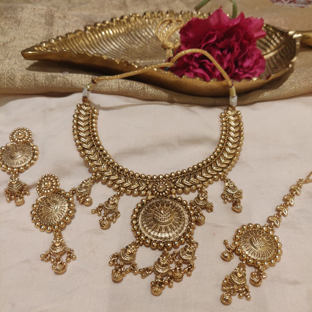 Opulent Golden Droplet Bridal Necklace with Mangtika