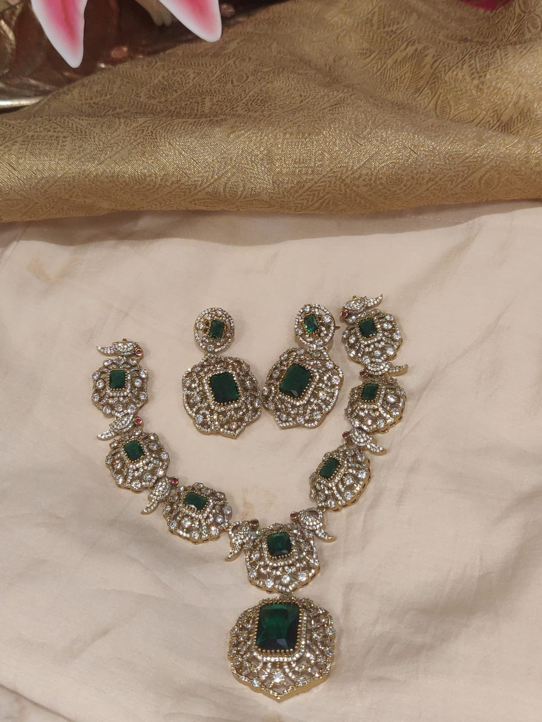 Sparkling Green AD Stone Peacock Choker