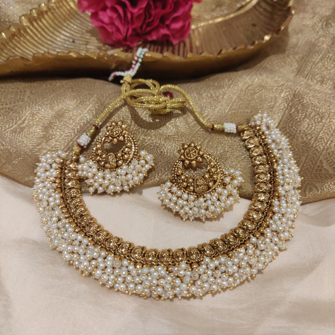 Exquisite Floral Golden white Pearl Anklets