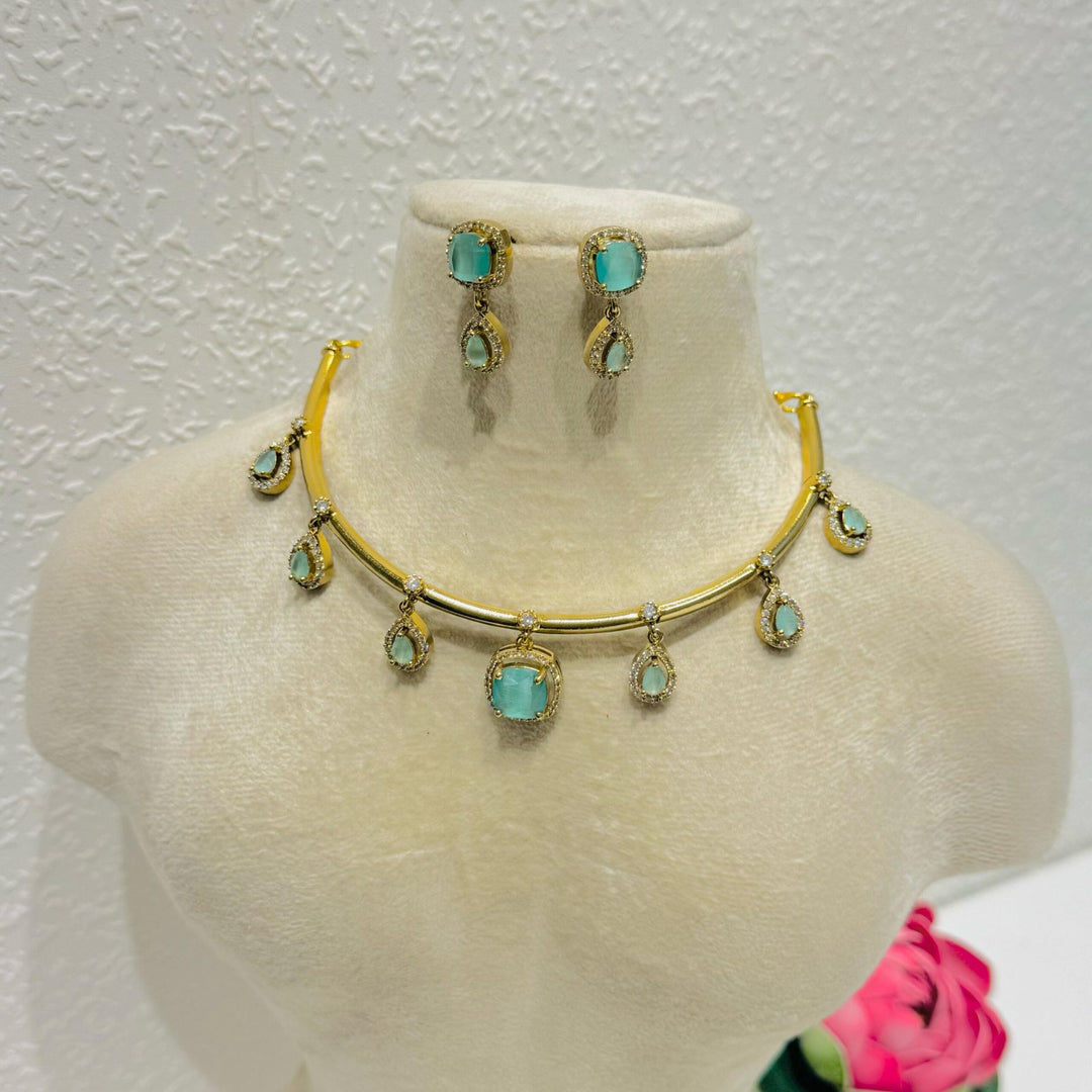 Sky-blue pendant pipe necklace