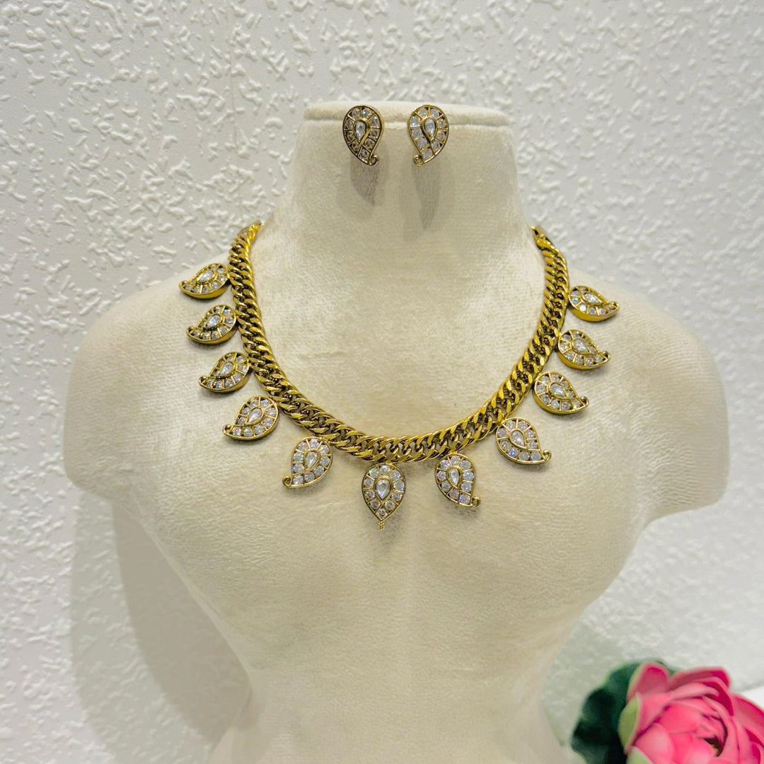 Cubin link spiral pendant necklace