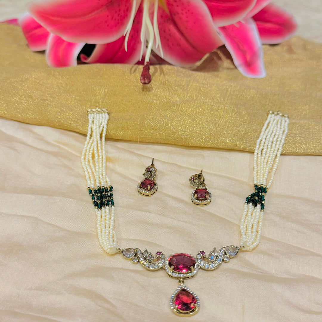 Red blood layer moti choker