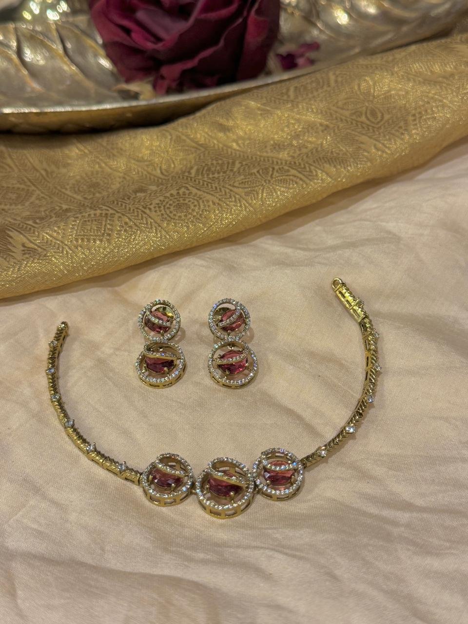 Enigmatic Golden Pipe Necklace with Runy AD Stone