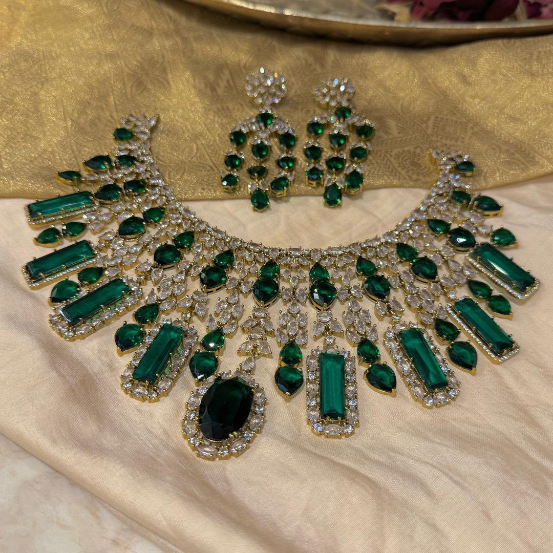 Ethereal Droplet Green Choker
