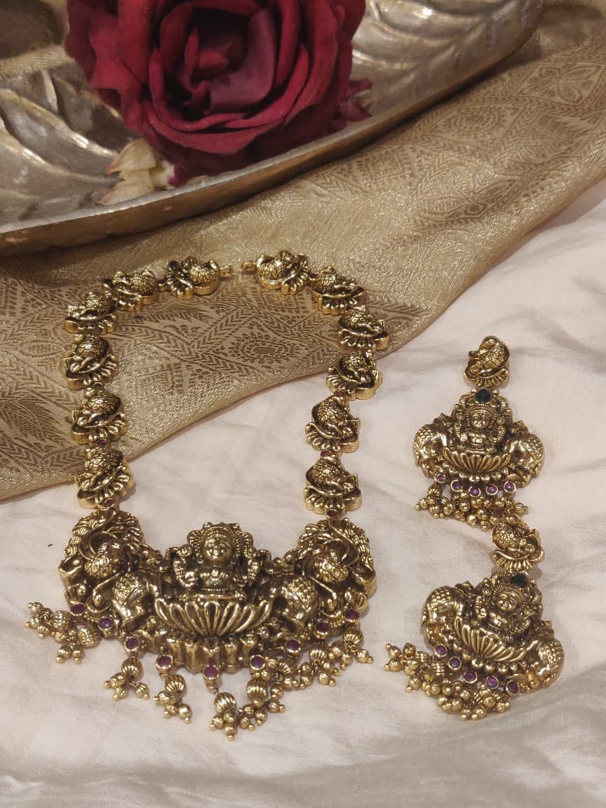 Mesmerizing temple peacock golden necklace