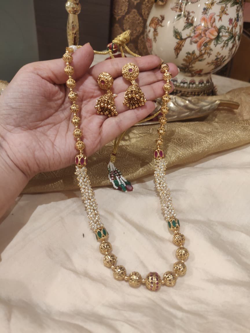 Sparkling White Pearls Red Green AD Stone Chain