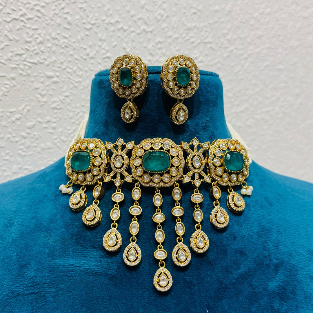 Grand blue stone with ad stone with droplet choker necklace