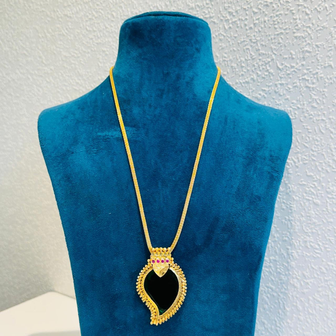 Alluring Green Stone Pendant With Golen Chain