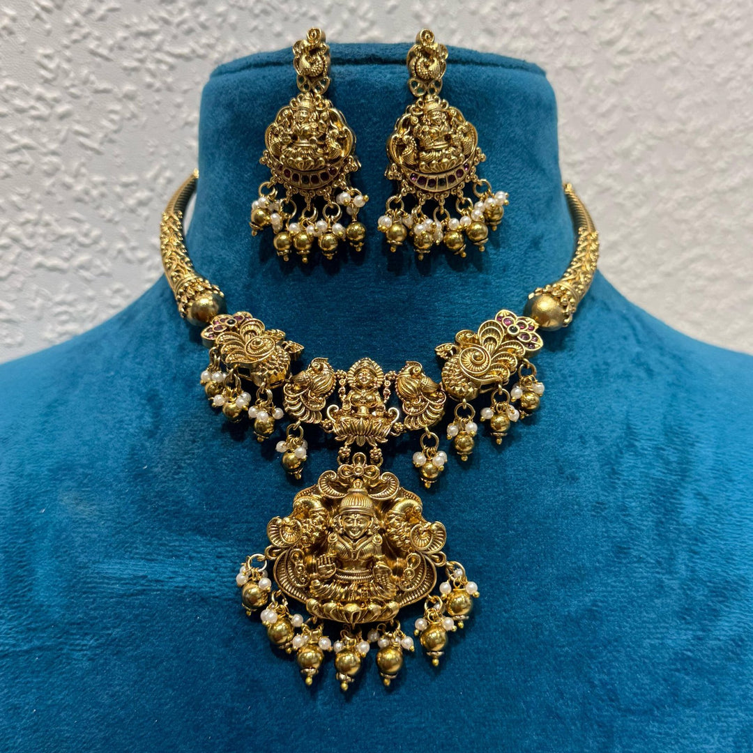 Elegant Radiant laxmi golden moti choker necklace