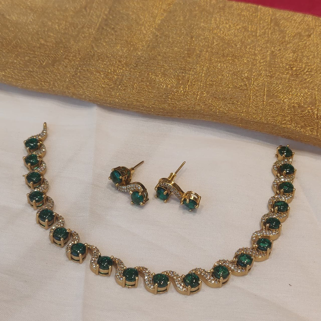 Exquisite Green AD Stone Short Necklace