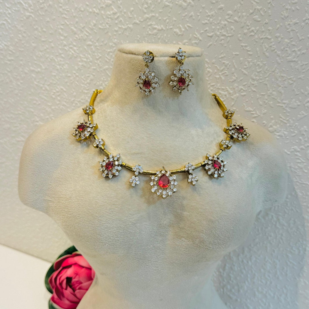 Glamorous Floral Pipe Red Ad Necklace
