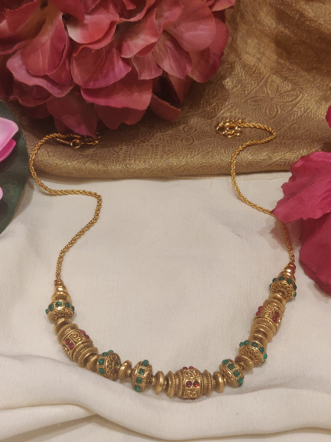 Fashionable Gold Finish Designer Rope Short Mala