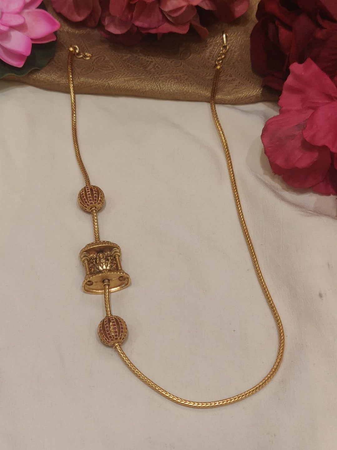 Radiant Temple Pendant Rope Chain with Red Ball