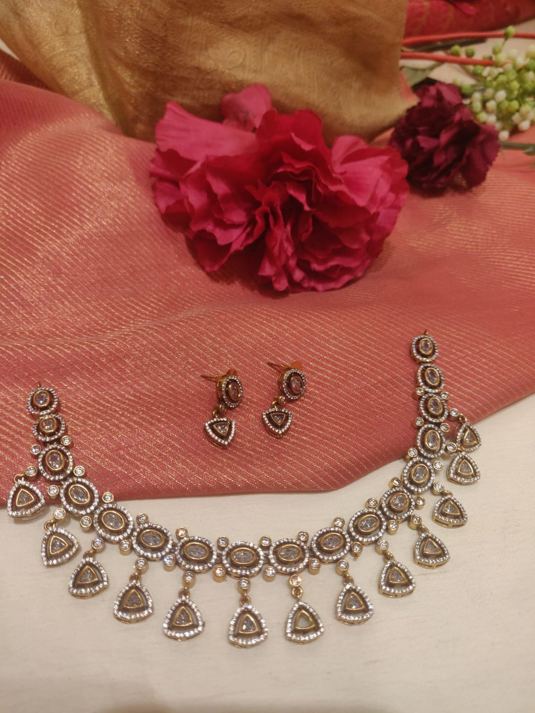 Artisanal Crystal Kundan Droplet Design Short Necklace