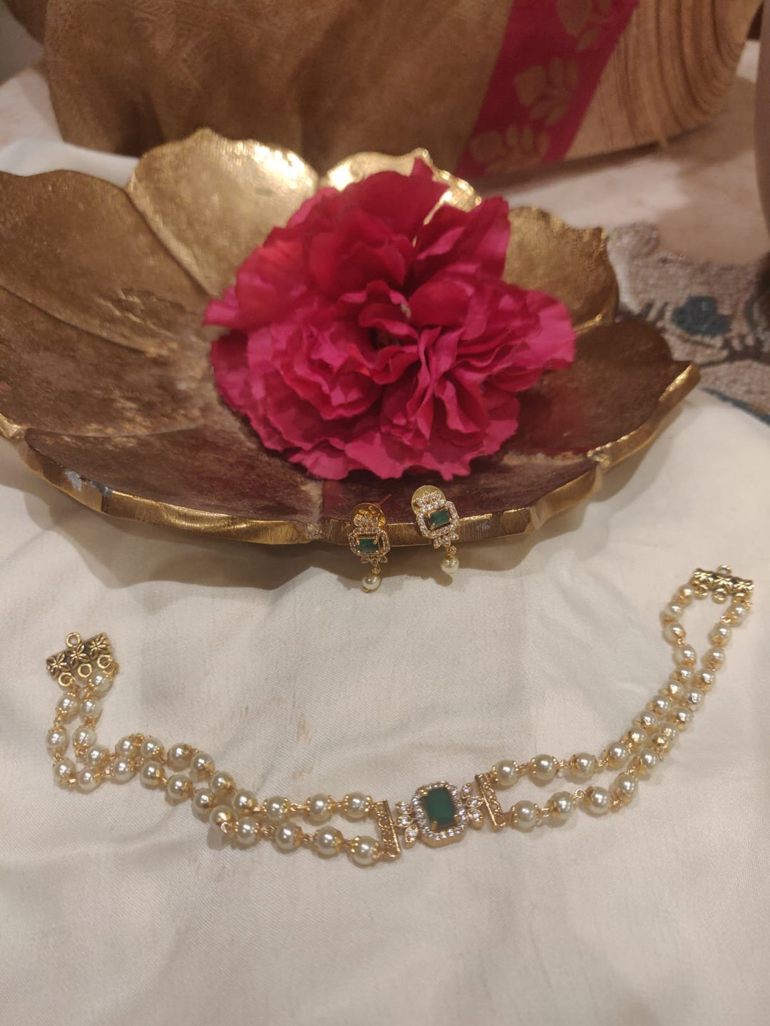 Elegant Pearl Layer Green Stone Choker Necklace