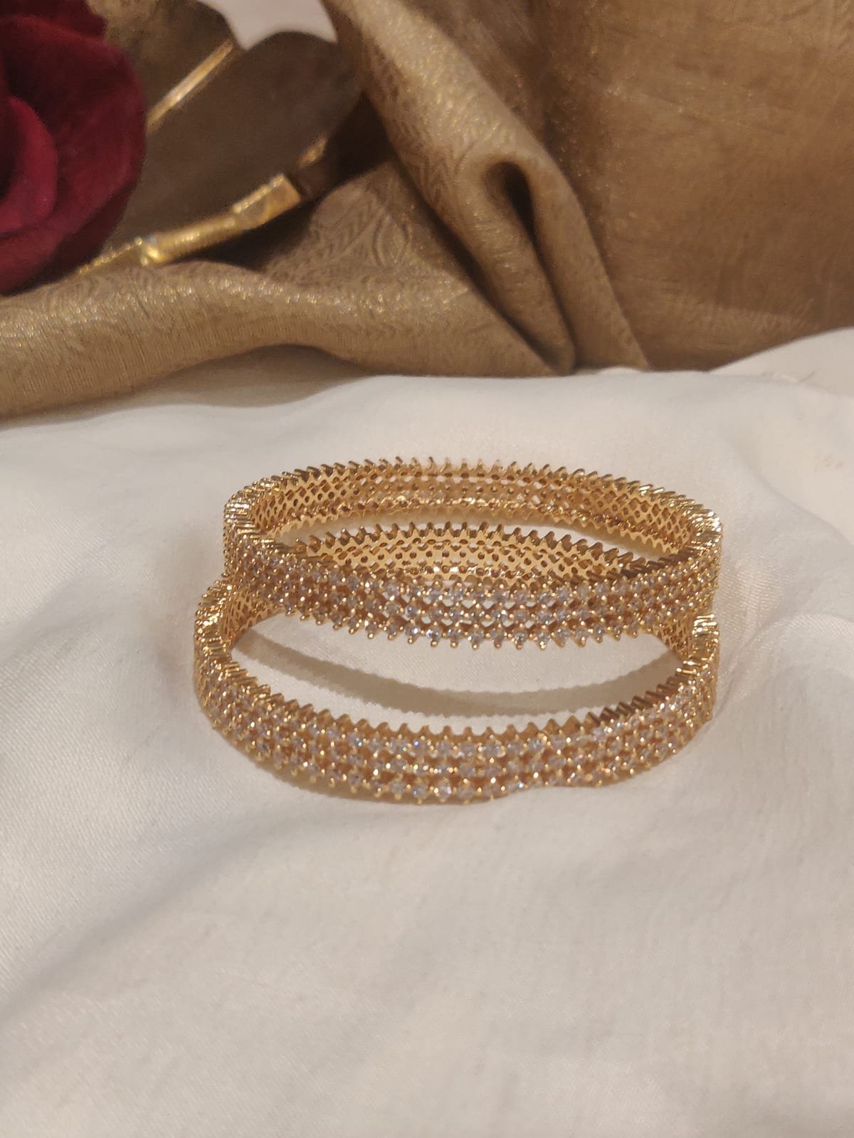 Sought golden small star bangle set of 2