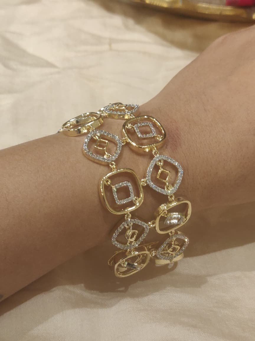 Refined organic shape bracelet