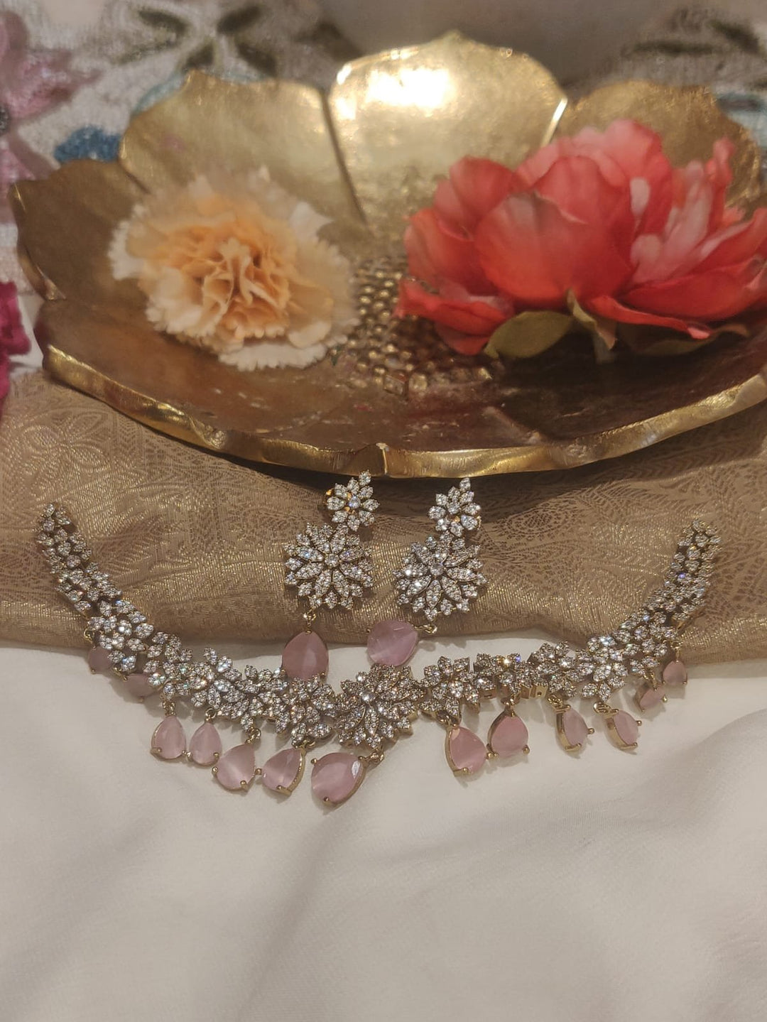 Timeless Floral Leafs Pink Necklace
