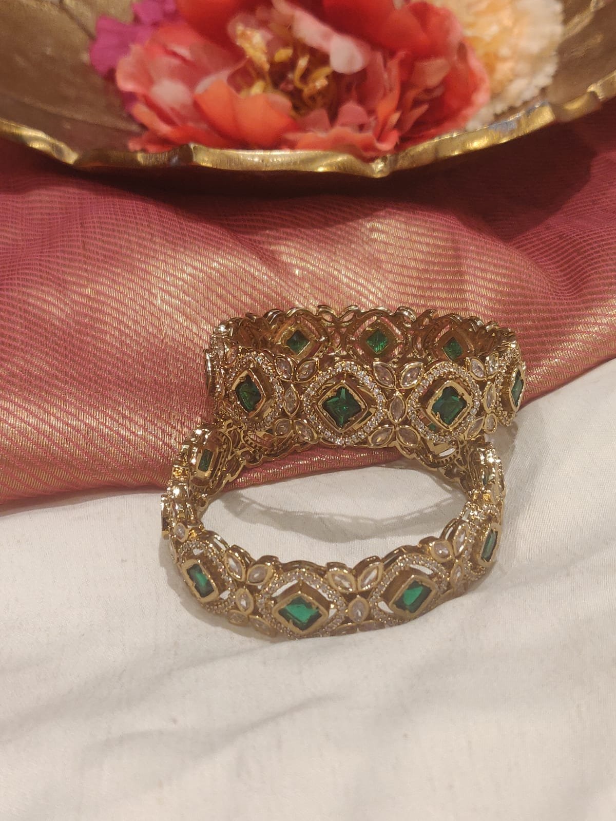 Majestic crystal leafs bangle with green ad stone set of 2