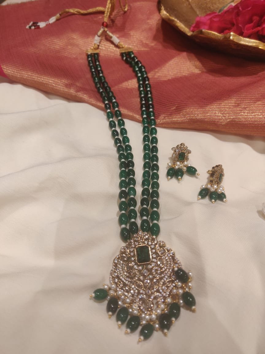 Grand 2 Layer Green Beads Necklace With Shine Pandant