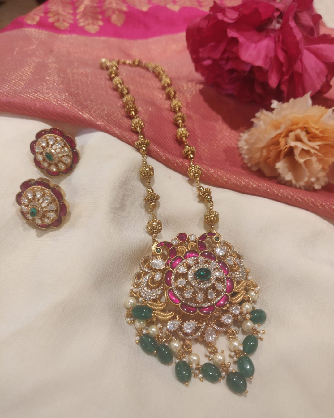 Elegant Bridal Necklace With Floral Pendant White Green Beads