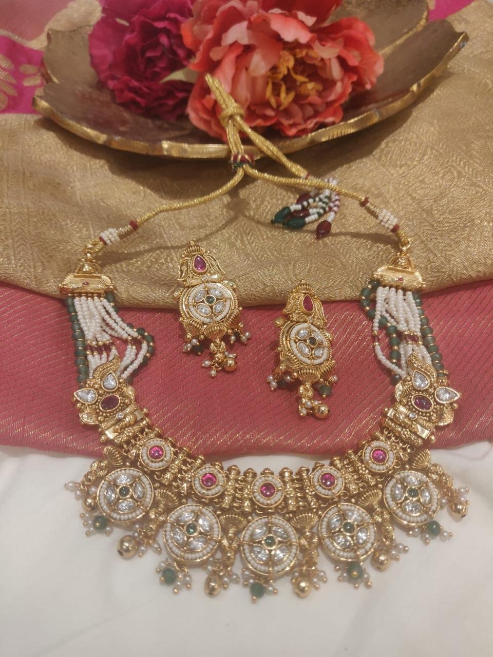 Sparkling Short Bridal Necklace With Round Crystal AD Stone