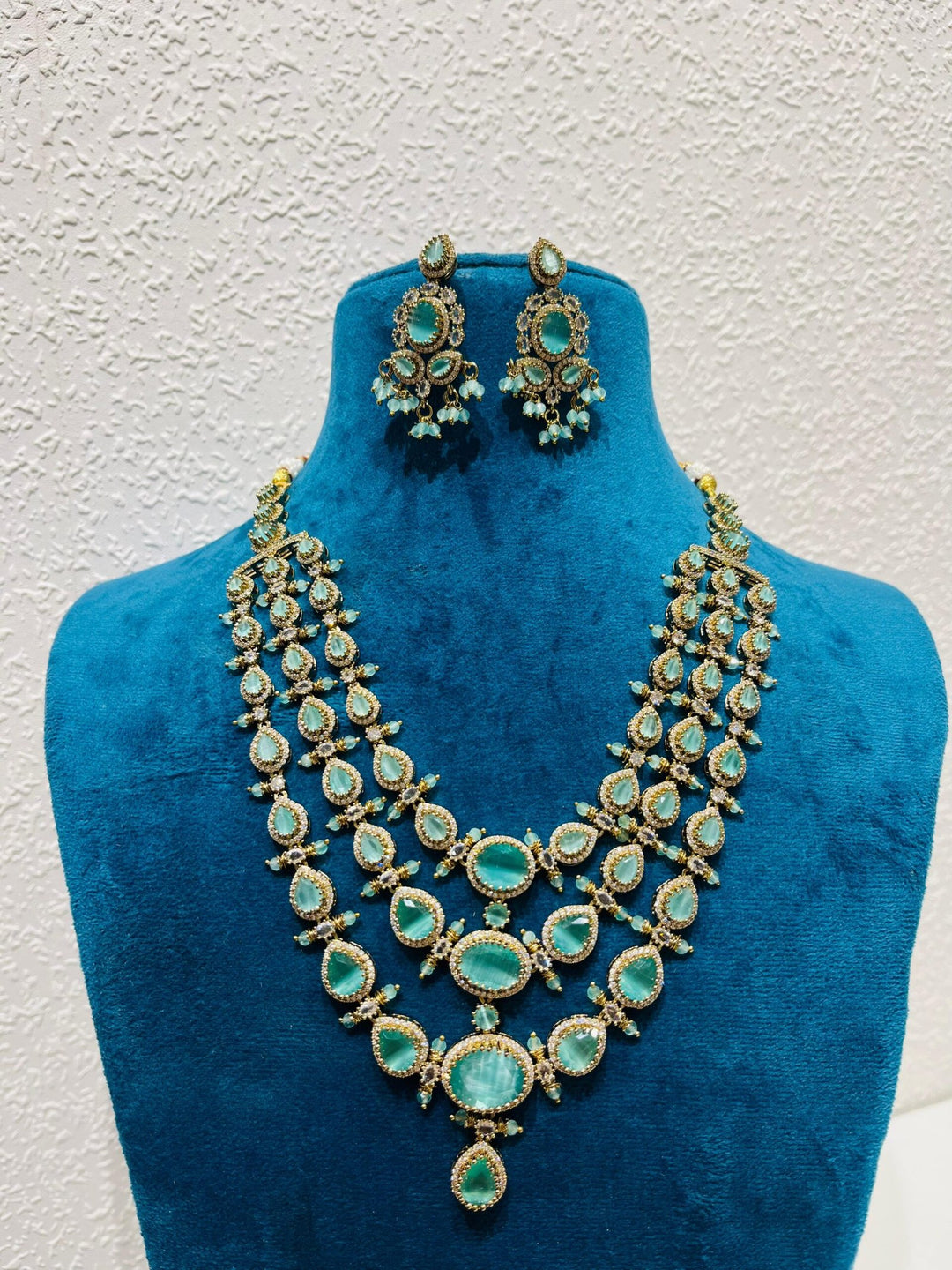 Sparkling blue emerald  stone necklace