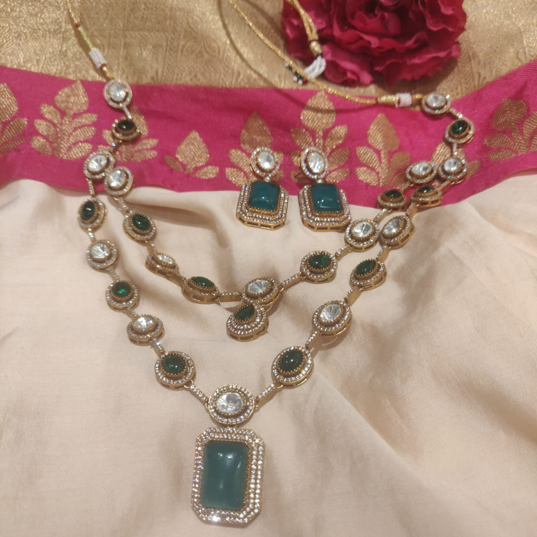 Glamorous Elegant Dazzling deep blue  stone with ad stone golden necklace