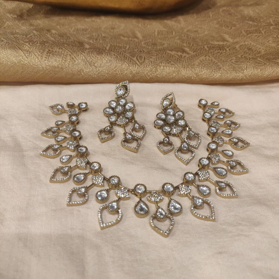 Enigmatic Floral Kundan Stone Droplet Necklace