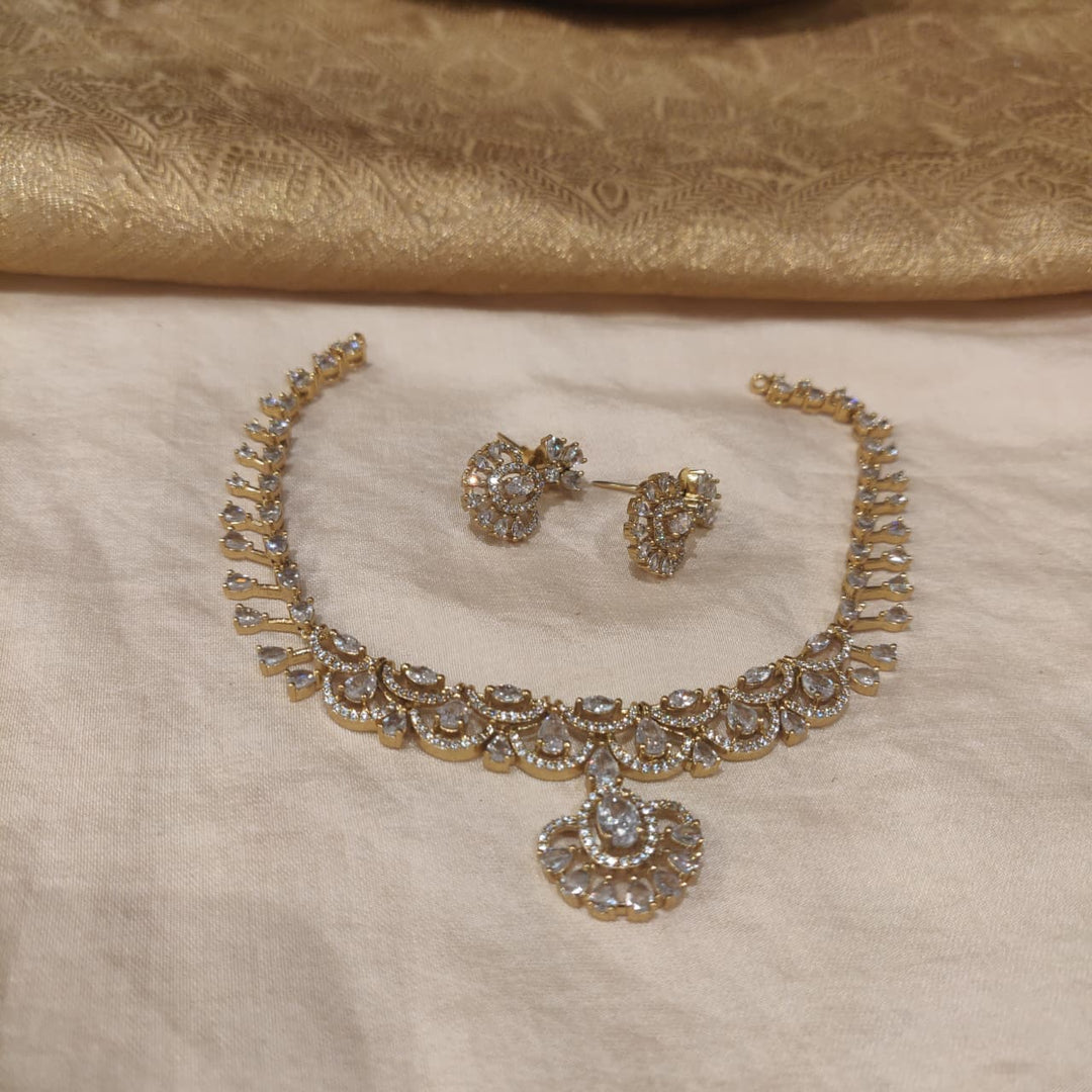 Alluring Crystal Ad Stone Flroal Necklace