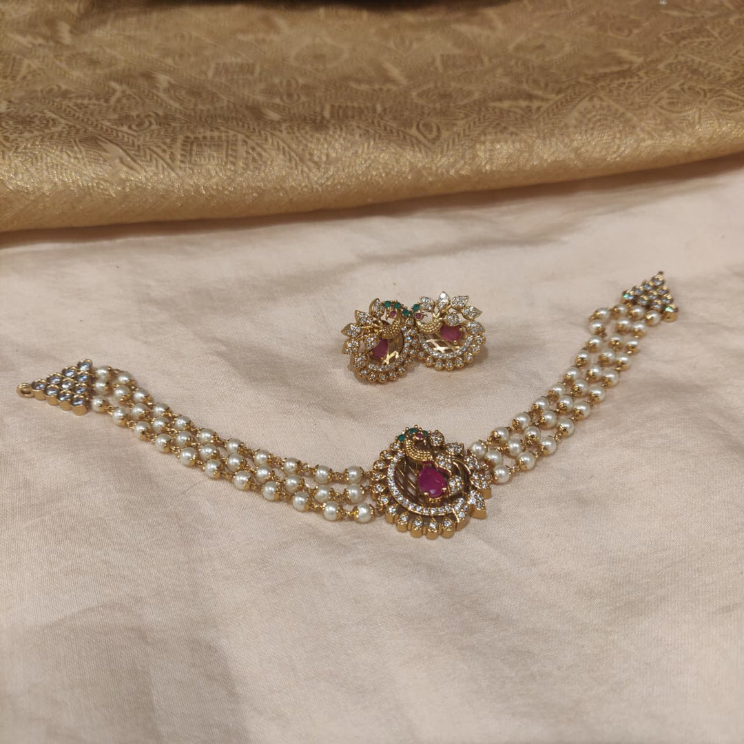 Mesmerizing Pearls 3 Layers Peacock Ruby Stone Choker