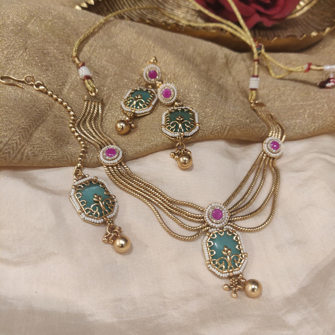 Mesmerizing Multilayer Chain Necklace with Mangtika