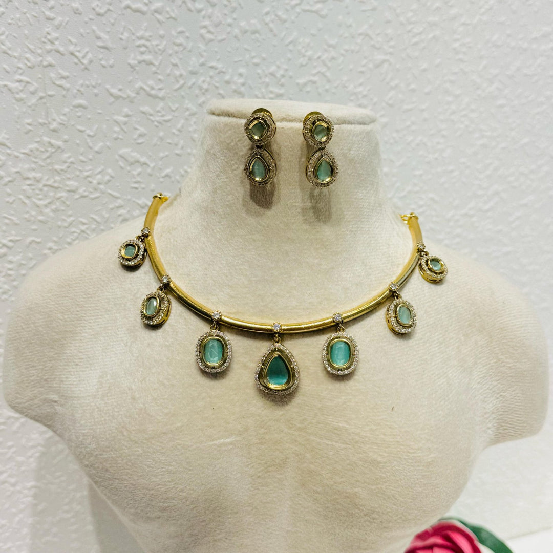 Alluring Refined Elegant Dazzling sky blue stone droplet pipe design choker necklace