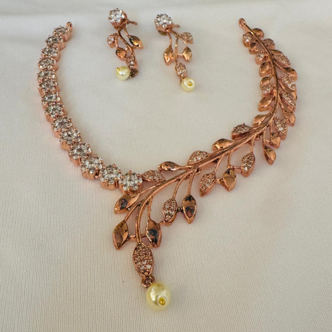 Grand Rosegold Floral Leafy Necklace