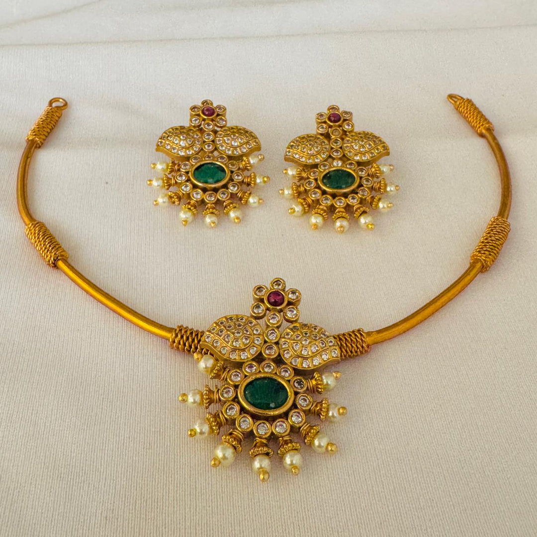 Glamorous Green AD Stone Floral Necklace