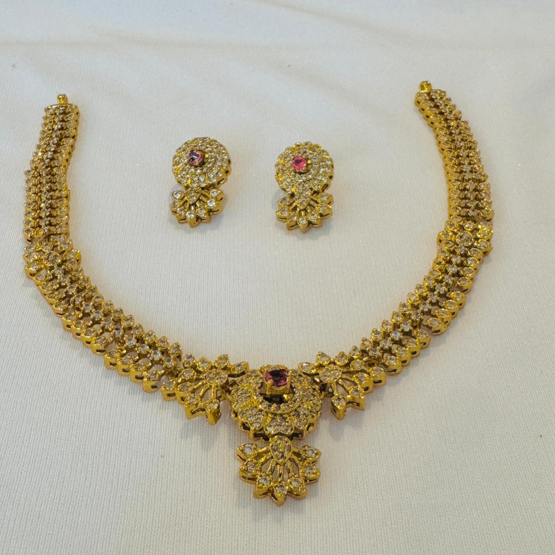 Mesmerizing Floral Golden Necklace