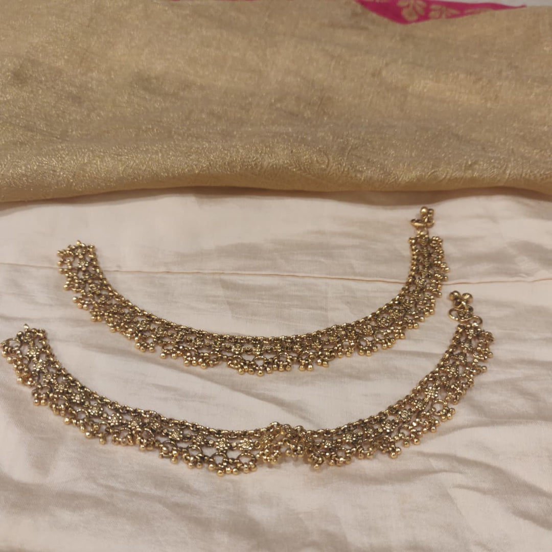Divine Floral Golden Beads Anklets