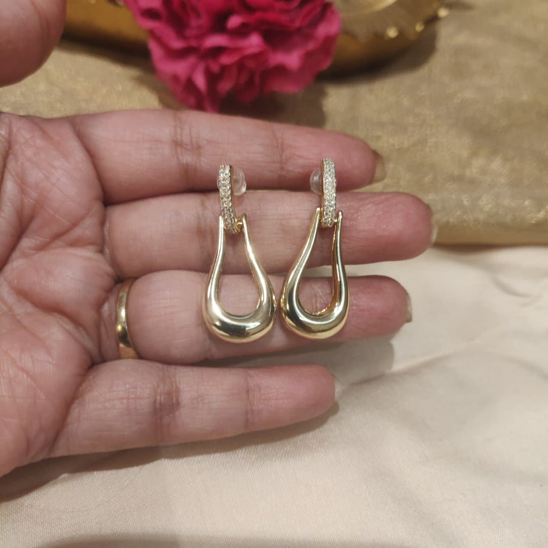 Majestic Golden unique Earrings