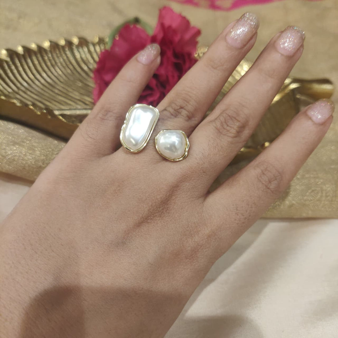 Elegant Premiun White Pearl Fashion Ring